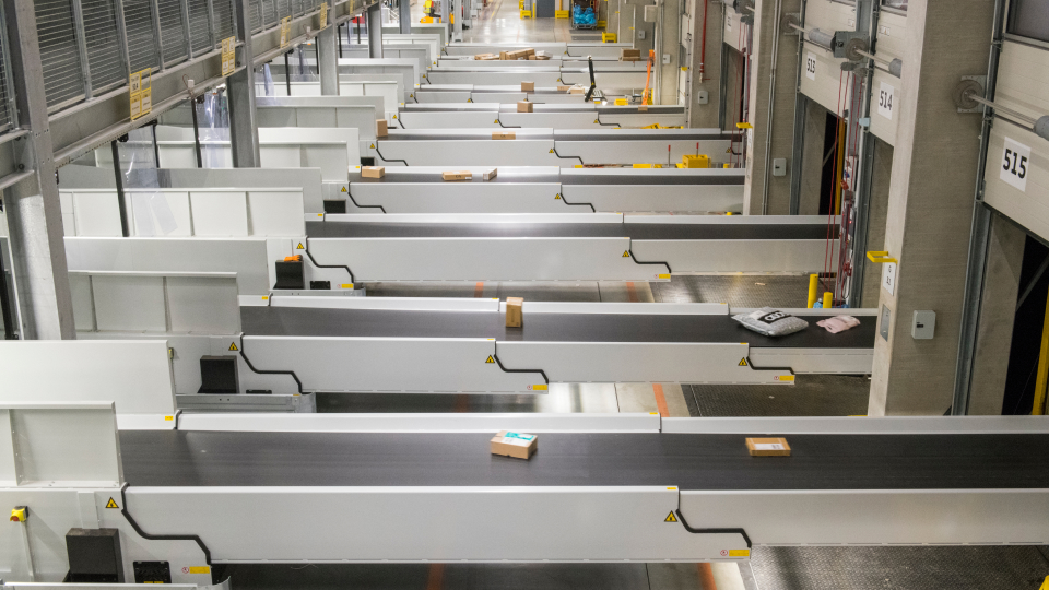 birdview of multiple bulkloaders at the docks