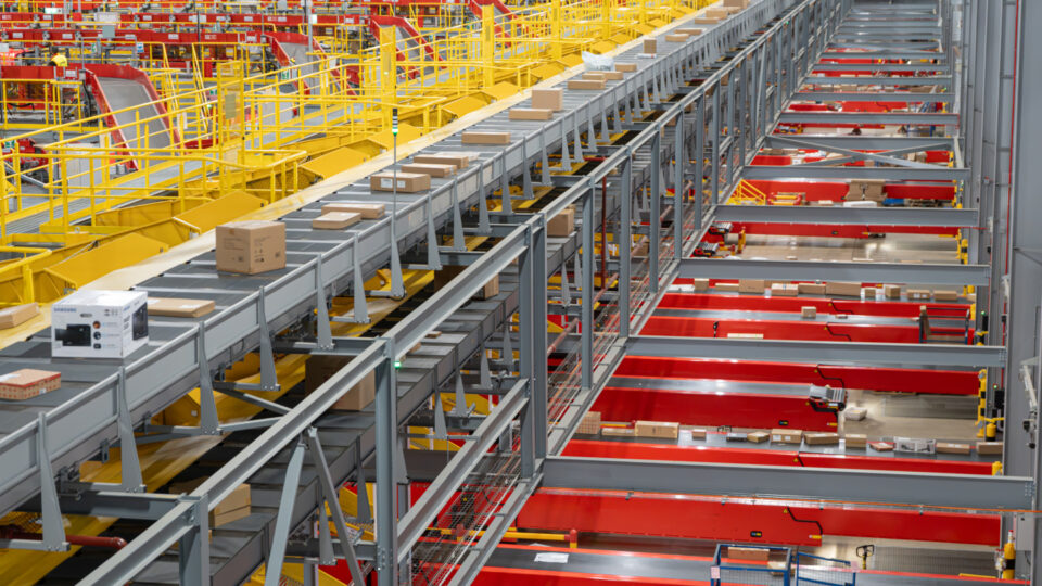 Caljan performers at a DHL Coventry site