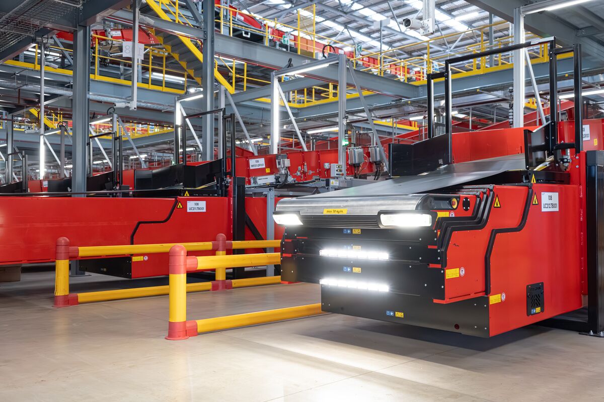 Caljan Performer Telescopic Conveyor at a customer site