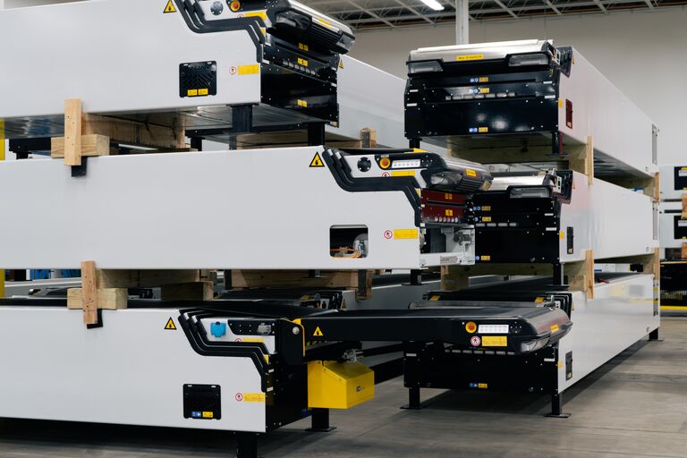 Caljan telescopic conveyors at Caljan US production