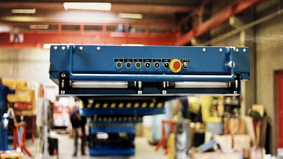 front of the Caljan Long John telescopic conveyor